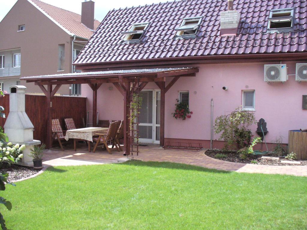 Penzion Jarka Lednice Habitación foto